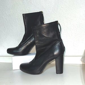 Kenneth Cole Reaction Booties 6M